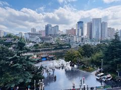 -包整·丝娃娃(一览甲秀楼风景店)