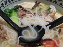 -蒙自源米线大王(东站店)