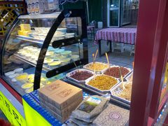 面包甜点陈列柜-桥门程记(兰州南关夜市店)