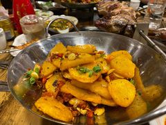 干锅土豆片-清真·东拉黑炭火烤羊腿(世通·国际店)