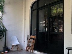 门面-彳亍咖啡·这里(水湾路店)