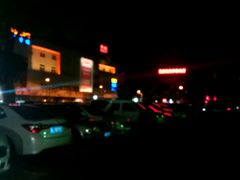 -家乐福南翔店停车场