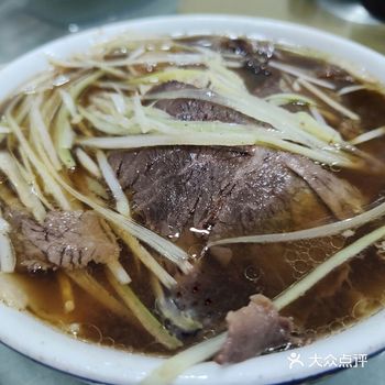 到保定旅游吃是必不可少的一环，第1站直奔白家罩饼