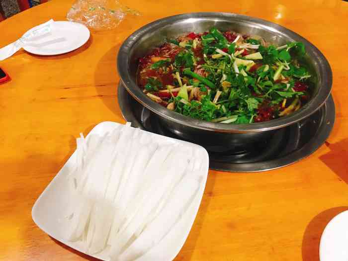 香橙园兔火锅-"当地特色,很多专程开车去消费,开车从成佳.