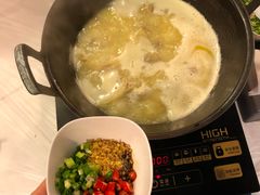 -鲜入围煮花胶鸡海鲜火锅