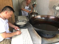 -邓记新一代糖油果子(四川煤管局供销公司职工宿舍店)