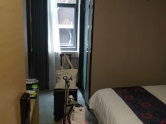 -逸米精选公寓(广州火车站西村地铁站店)