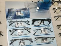 -博士眼镜(东莞东湖花园店)