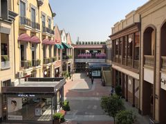 -王府井奥莱临潼小镇(临潼店)