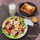留给自己做份早餐吧，加上一点蔬菜和肉，加上一点营养