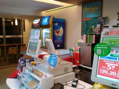 -全家便利店(宜山路站店)