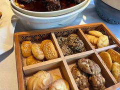 -八府香鸭·啫啫煲(华山路店)