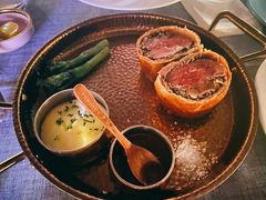 惠灵顿牛排-弦月窗LUNETTE BY AMANDA(复兴路店)