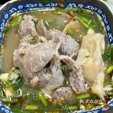 这家店 每次空肚子来 吃撑扶墙走出店 