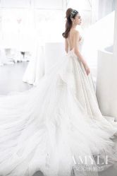 -艾米丽婚纱礼服