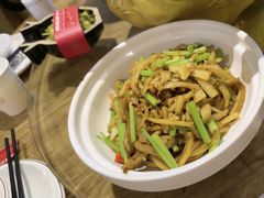 -聚鑫朋酸菜肥肠(九龙仓店)