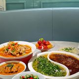 中午美食打卡：孔雀川菜
