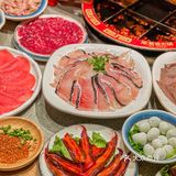 重庆火了18年老火锅‼️58元9个菜，冰淇淋免费… 