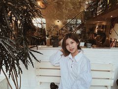 -彳亍咖啡·这里(水湾路店)