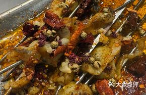 Spicy Crispy Baked Fish Slices with Oil Pouring