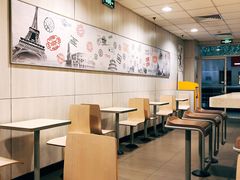 大堂-麦当劳(西客站店)