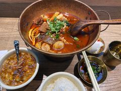 -成都你六姐·牛肉冒菜(上海环宇荟店)