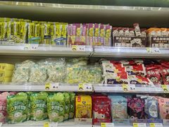 -咻啵翔翔零食基地(万达广场店)