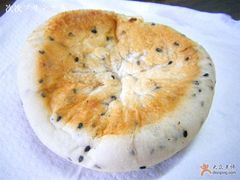 芝麻芝士面包-巴黎贝甜(大宁国际商业广场店)