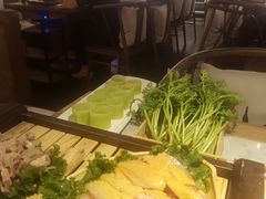 -尚尚仙·酸汤猪手·猪肚鸡火锅(华联万柳购物中心店)