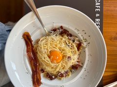 -Chom Cafe and Restaurant