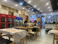 大堂-江城燕子大排档(江汉路步行街店)