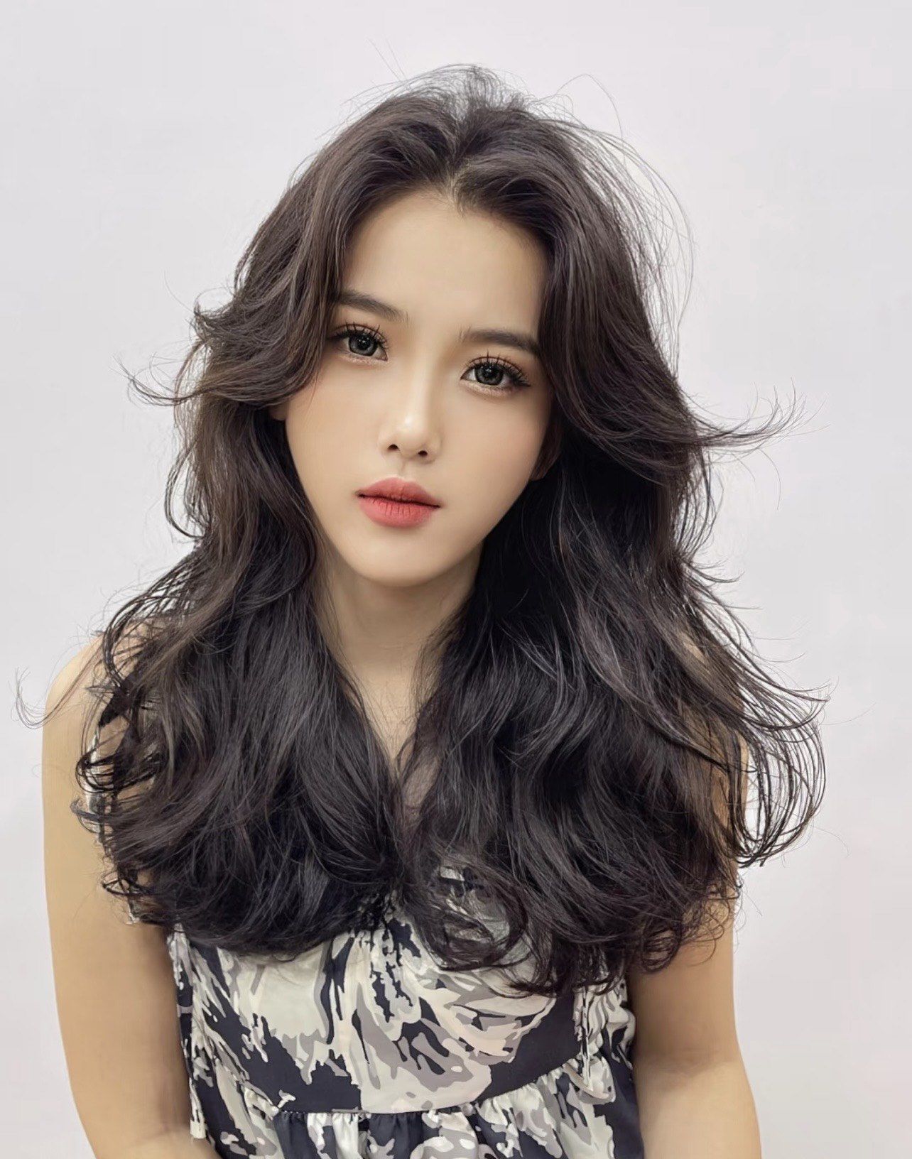 黑色烫氛围感大卷真的很有气质