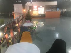 -嘿哟动霸CHUA·新潮玩运动娱乐中心·蹦床滑冰团建乐园