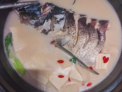 农夫山泉炖的鱼头（红烧）-7017浙菜•建德味(中财店)