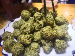 -粘豆包柴火铁锅炖