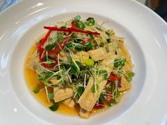 -阿瓦山寨·湘菜现炒·剁椒鱼头王(咸阳总店)
