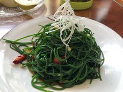 炝拌沙葱-伊帆食府·青海地方特色美食