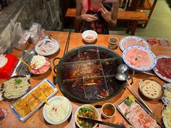 -周小明火锅(黑金冠社区店)