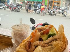 -Bánh Mì Huynh Hoa