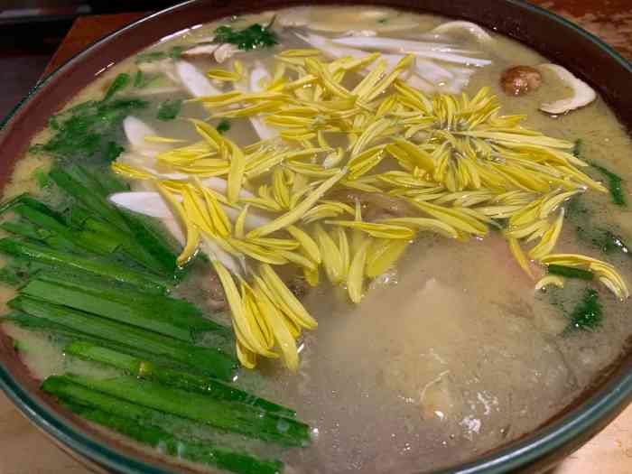 滇缅小厨(宁海路店)-"店门口写了好几个店名 差点没敢进去 .