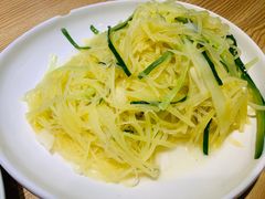 -小镇大厨新概念复合中餐厅(万达广场大连高新店)