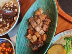 -包整·丝娃娃(一览甲秀楼风景店)