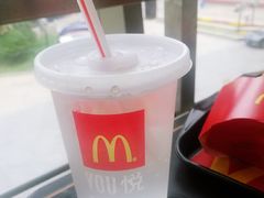 椰子水饮-麦当劳(展览路店)
