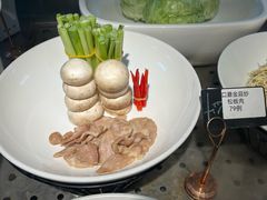 口蘑金蒜炒牛板肉-绿杨春·淮扬宴(庐山路店)