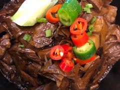 笋尖烧肉煲-自游人·美食一楼·地道徽菜(三十年名店)