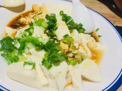 小葱拌豆腐-左邻右舍褡裢火烧(石榴园店)