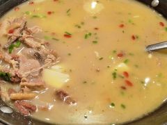 -霄汉牛三鲜湖北砂锅菜(万松园2店)