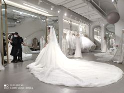 -艾米丽婚纱礼服