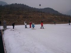 -济南卧虎山滑雪场