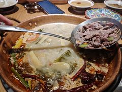 -洱火云南酸菜牛肉火锅(石景山当代商城店)